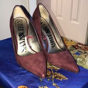 7.5 Sam n Libby aubergine suede high heel shoes.